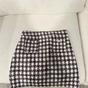 Chic Plaid Skirt - Black and White